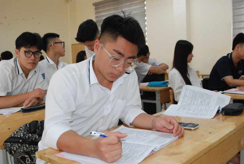 Thí sinh ôn luyện cho kỳ thi tốt nghiệp. (Ảnh: PV/Vietnam+)