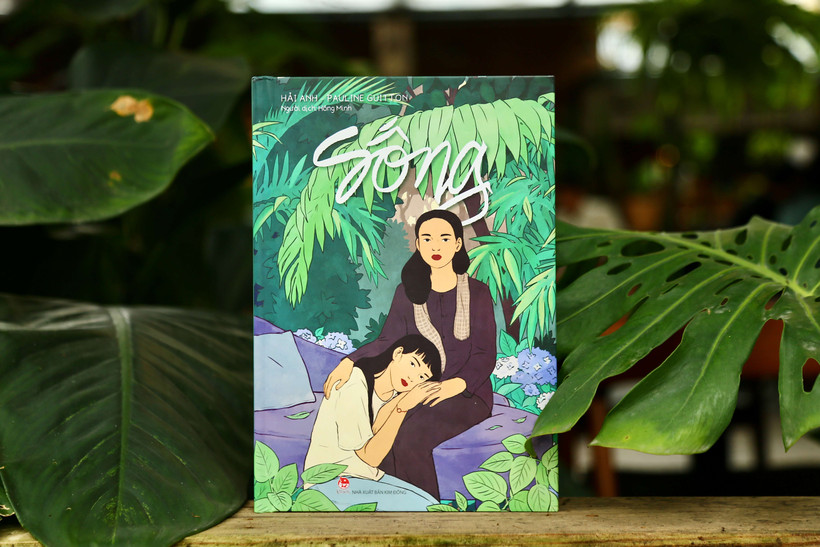 Cuốn tiểu thuyết bằng tranh khắc họa thời kháng chiến chống Mỹ bằng câu chuyện của nữ đạo diễn Việt Linh. (Ảnh PV/Vietnam+)