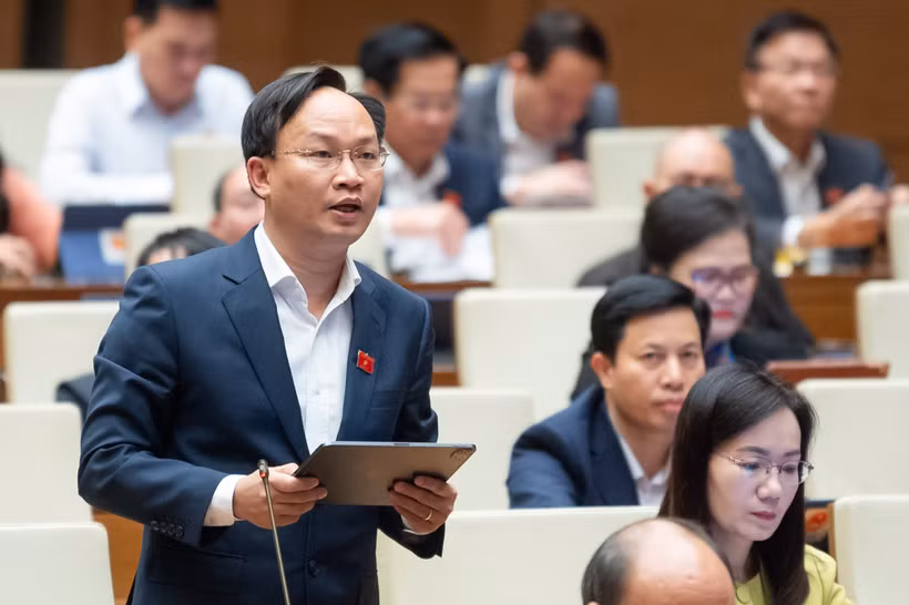 Đại biểu Phạm Văn Thịnh phát biểu tại nghị trường. (Ảnh: Phạm Kiên/TTXVN)
