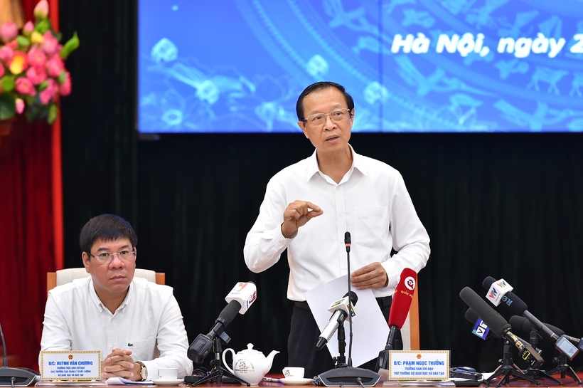 Thứ trưởng Phạm Ngọc Thưởng phát biểu tại họp báo. (Ảnh: PV/Vietnam+)