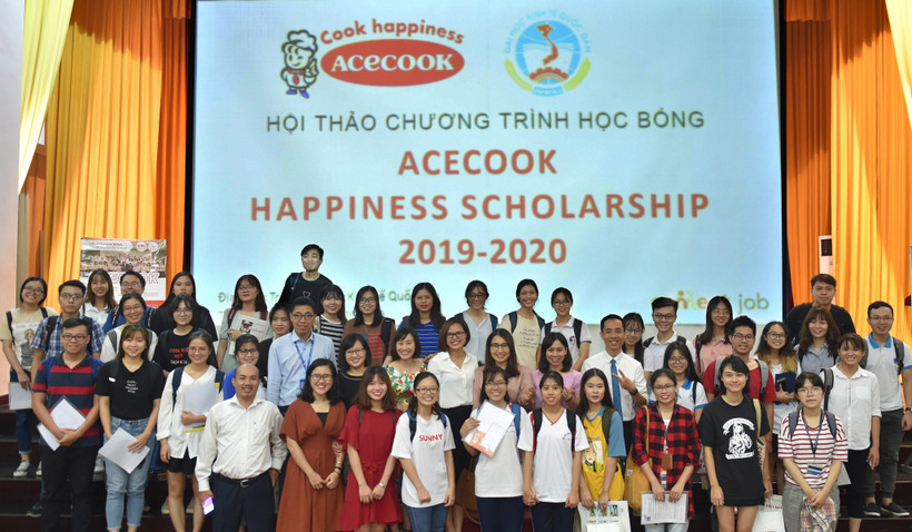Đông đảo sinh viên đã tham gia buổi Hội thảo giới thiệu chương trình học bổng của Acecook Việt Nam tại Đại học Kinh tế quốc dân, Hà Nội. (Ảnh: PV/Vietnam+)