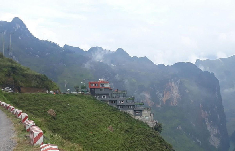 Công trình Panorama Mã Pì Lèng tại khu vực Mã Pì Lèng (huyện Mèo Vạc, Hà Giang). (Ảnh: TTXVN)