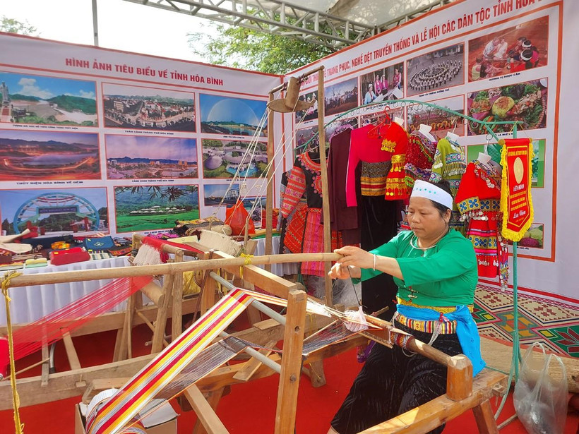 Nghệ nhân dân tộc là yếu tố quan trọng gìn giữ di sản, bảo tồn văn hóa bản địa. (Ảnh minh họa: Minh Thu/Vietnam+)