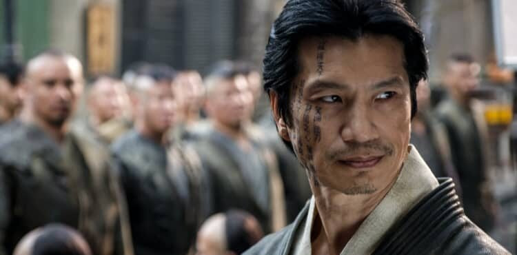 Dustin Nguyễn với tạo hình, diễn xuất ấn tượng trong 'Warrior.' (Ảnh: MMA Weekly)