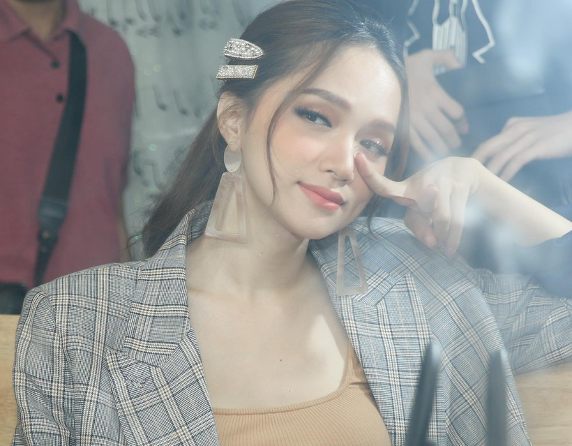 Hương Giang Idol tại hậu trường buổi ghi hình đầu tiên của Giọng hát Việt nhí 2019. (Ảnh: BTC)