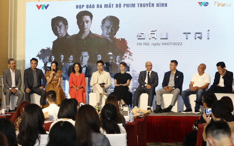 Bộ phim quy tụ dàn diễn viên đông đảo. (Ảnh: Minh Thu/Vietnam+)