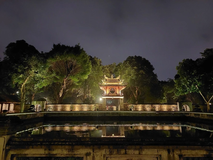 Khuê Văn Các lung linh trong tour đêm Văn Miếu-Quốc Tử Giám. (Ảnh: Minh Thu/Vietnam+)