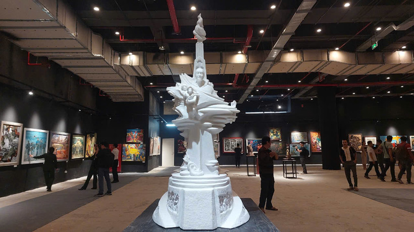 Điêu khắc "Người mẹ quê hương Đồng Khởi" của tác giả Châu Trâm Anh. (Ảnh: Minh Thu/Vietnam+)