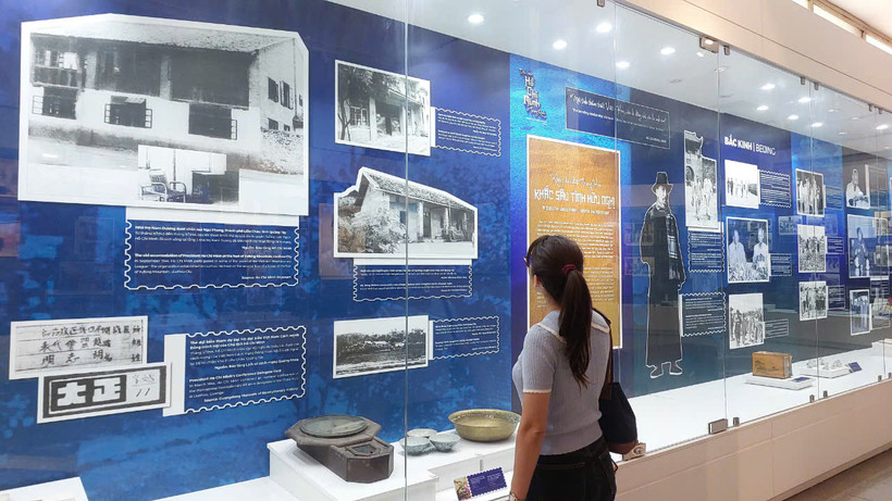 Trưng bày thể hiện tình cảm của nhân dân Trung Quốc với Chủ tịch Hồ Chí Minh cũng như tình hữu nghị cách mạng lâu dài giữa hai nước Việt Nam và Trung Quốc. (Ảnh: Minh Thu/Vietnam+)