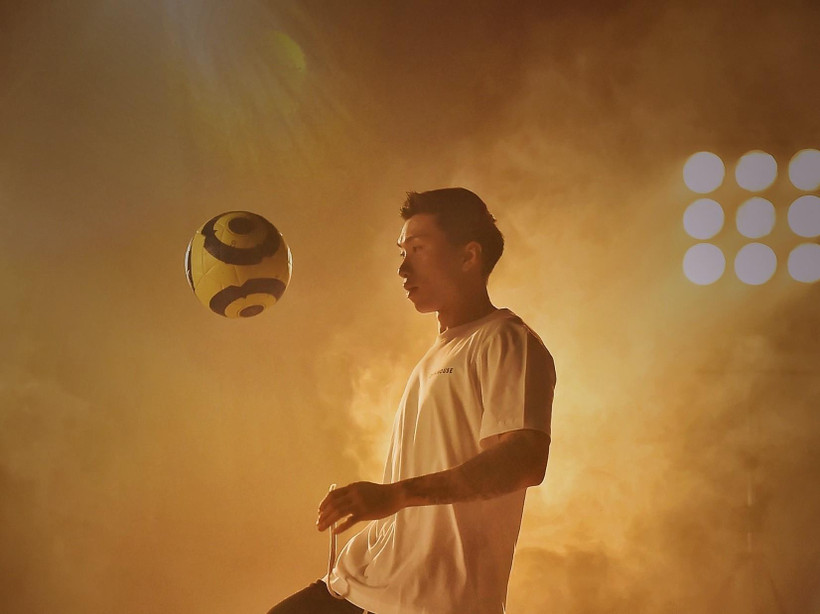 Hình ảnh của cầu thủ Đoàn Văn Hậu trong MV. (Ảnh: NVCC)