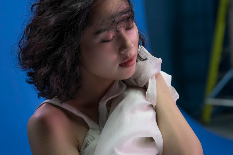 Hoàng Quyên đã có một bước rẽ trong sự nghiệp của mình. Đó là trở thành một ca sỹ-nhạc sỹ. (Ảnh: NVCC)