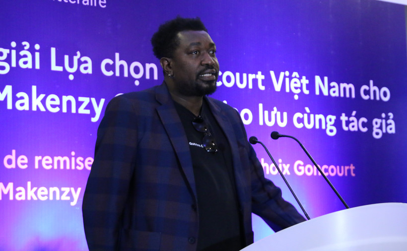 Tác giả Makenzy Orcel từ Haiti được nhận giải Lựa chọn Goncourt của Việt Nam lần thứ Nhất. (Ảnh: PV/Vietnam+)