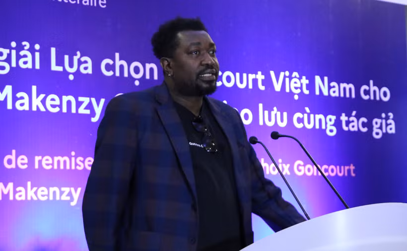 Tác giả Makenzy Orcel từ Haiti được nhận giải Lựa chọn Goncourt của Việt Nam lần thứ Nhất. (Ảnh: PV/Vietnam+)