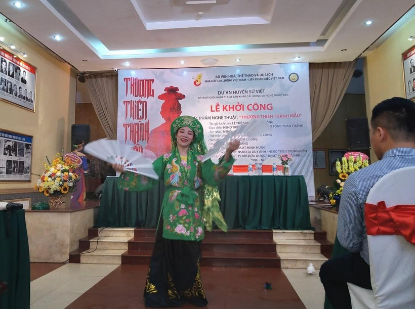 Vở diễn được xây dựng dựa trên những huyền tích dân gian về Mẫu Liễu Hạnh. (Ảnh: Minh Thu/Vietnam+)