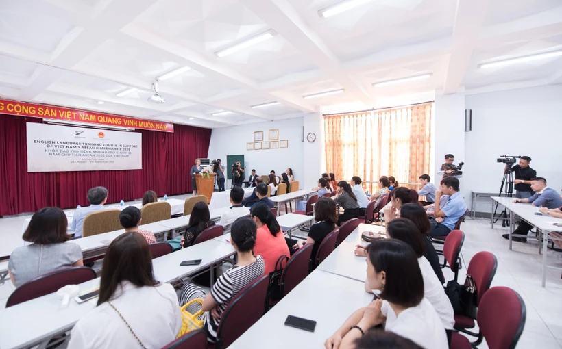 Các học viên tham gia khóa đào tạo nâng cao trình độ ngoại ngữ, chuẩn bị cho Năm Chủ tịch ASEAN 2020 của Việt Nam. (Ảnh: Đại sứ quán New Zealand)