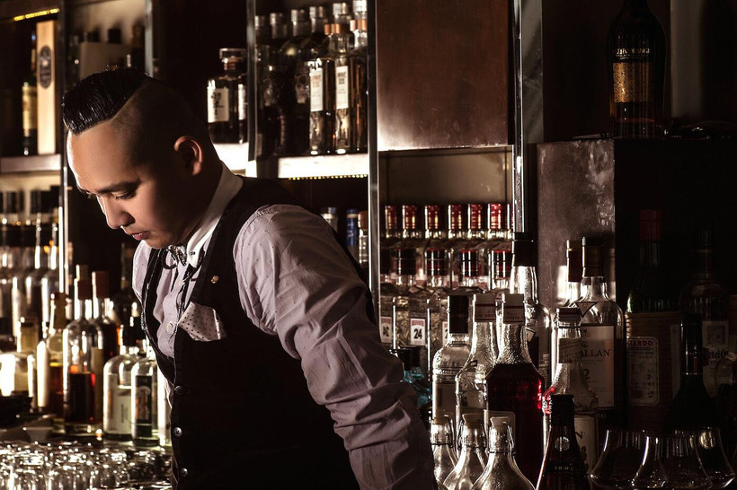 Bartender nổi tiếng người Indonesia, Mochammed Fadli, sẽ hướng dẫn nấu cỗ chay miễn phí. (Ảnh: Drink Magazine)