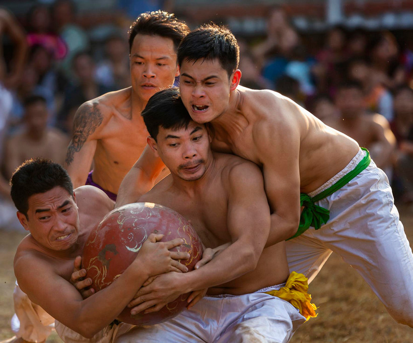 Hội vật cầu Thúy Lĩnh. (Ảnh: Nguyễn Thế Hùng/Vietnam+)
