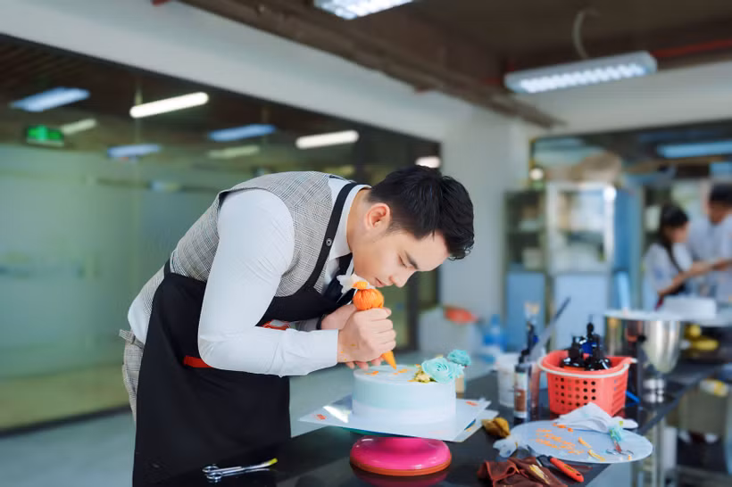 Việc giảm thuế giá trị gia tăng đối với hàng hóa, dịch vụ chịu thuế suất thuế giá trị gia tăng 10% sẽ góp phần giảm giá bán, người dân sẽ được hưởng lợi. (Ảnh minh họa: PV/Vietnam+)