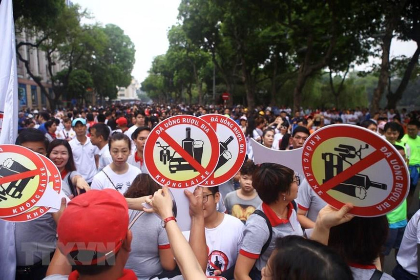Cộng đồng hưởng ứng lời kêu gọi "Đã uống rượu bia thì không lái xe." (Ảnh minh họa: TTXVN)
