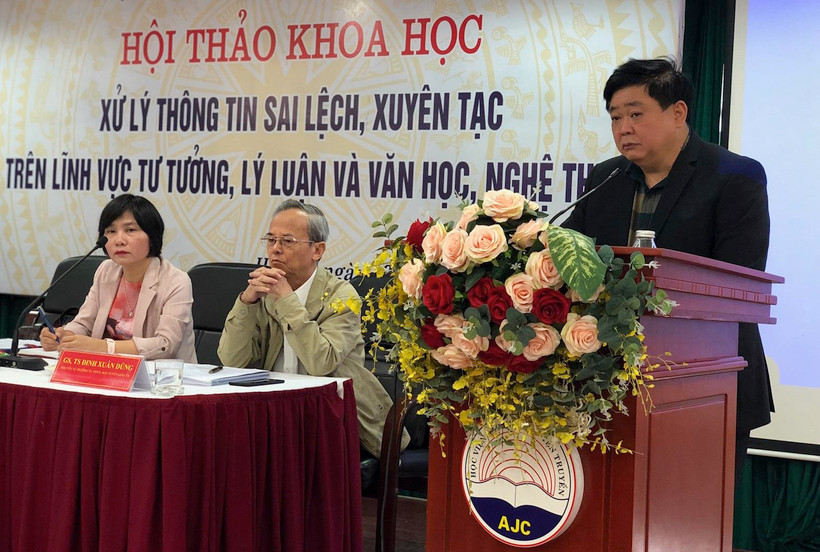 Ông Nguyễn Thế Kỷ phát biểu tại hội thảo. (Ảnh: P. Mai/Vietnam+)