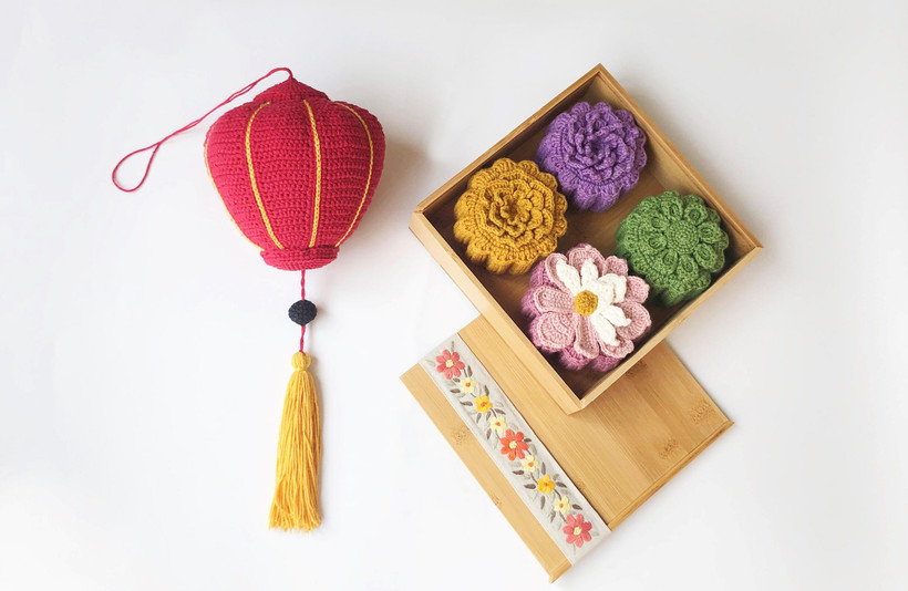 Hộp bánh Trung Thu độc đáo mất gần hai tháng mới hoàn thành của chị Nguyễn Thu Thảo. (Ảnh: NVCC)