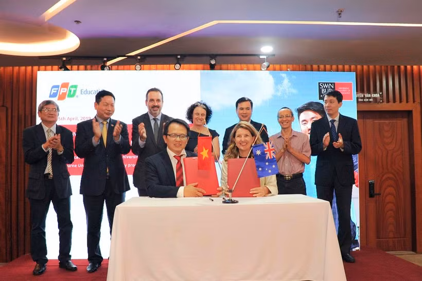 Đại học FPT và Đại học Swinburne ký kết hợp tác khởi động chương trình liên kết Swinburne (Việt Nam)