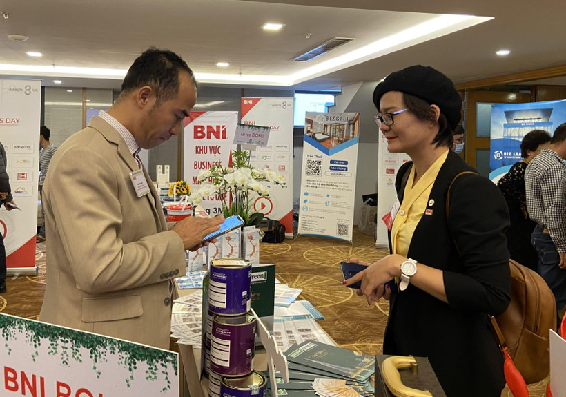 Mối quan hệ giữa báo chí và doanh nghiệp luôn được coi là khăng khít, gắn bó mật thiết với sự phát triển của nền kinh tế. (Ảnh minh họa: Văn Dũng/TTXVN)