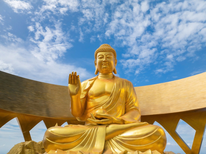 រូបសំណាកព្រះពុទ្ធកោនាគមនៈ មានទីតាំងនៅក្នុងសួនច្បារឧដុង្គប្រភៈ។ duc-phat-cau-na-ham.jpg