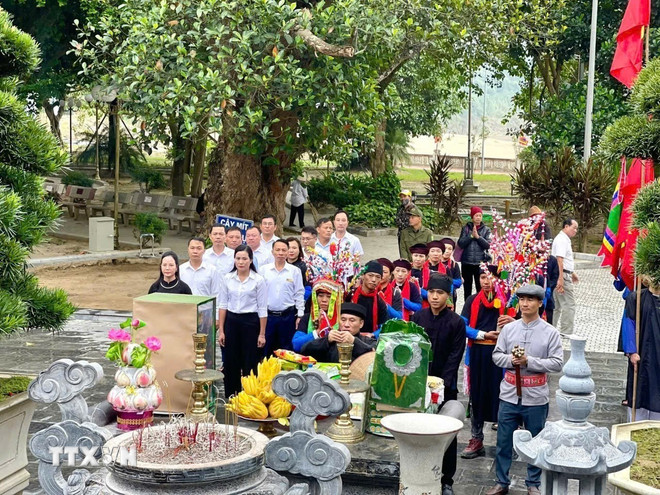 Ny riskeremoni vid Dong Cuong-templet. (Foto: VNA) ttxvn-le-hoi-lao-cai-8.jpg