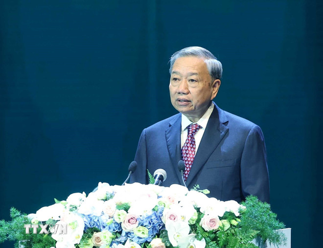 ttxvn-50-nam-tap-doan-cong-nghiep-nang-luong-16.jpg