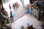 Thót tim ba người phụ nữ thoát chết trong gang tấc khi ôtô lao thẳng lên vỉa hè