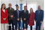 Ông Ngô Mạnh Khôi - Tham tán Thương mại, trưởng Cơ quan Thương vụ Việt Nam tại Argentina; ông Mauro Daniele - Thị trưởng Las Varillas; ông Patricio Olmedo - Thị trưởng Manfredi và Giáo sư Marcia Daniele - Giám đốc Học viện Nghiên cứu Phương Đông (ISEO). (Ảnh: Cơ quan thương vụ Việt Nam tại Argentina/TTXVN phát)