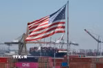 Quang cảnh cảng hàng hóa Long Beach, California (Mỹ). (Ảnh: AFP/TTXVN)