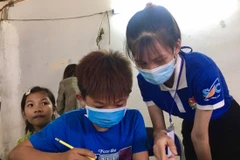 TP.HCM: “Gia sư áo xanh” hỗ trợ học sinh bị ảnh hưởng bởi COVID-19