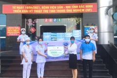 450.000 ly sữa yêu thương từ Cô gái Hà Lan tiếp sức cho tâm dịch