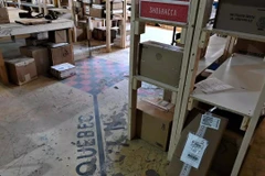 Độc đáo dịch vụ chuyển hàng qua ngôi nhà nằm giữa biên giới Mỹ-Canada