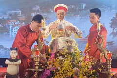 Tụ tập hầu đồng giữa mùa dịch, 20 người bị phạt gần 150 triệu đồng