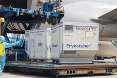 Gần 1 triệu liều vaccine Chính phủ Nhật tặng đã tới sân bay Nội Bài