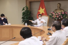 Các chuyên gia đề xuất giải pháp chung sống an toàn với dịch bệnh