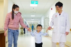 Phẫu thuật thành công cho bệnh nhi 3 tuổi vẹo cột sống bẩm sinh