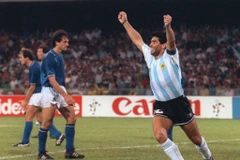 Đấu giá trực tuyến hàng chục món đồ của huyền thoại bóng đá Maradona