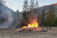 Thêm 2 nhà thờ Công giáo tại Canada bị cháy, nghi do phá hoại