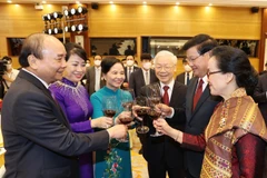 [Video] Tình hữu nghị Việt-Lào mãi mãi xanh tươi, đời đời bền vững