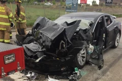 Mỹ điều tra hệ thống tự lái Autopilot trên hàng trăm nghìn xe Tesla