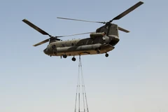 Australia chi 2 tỷ USD mua xe tăng Abrams và trực thăng Chinook của Mỹ