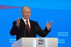 Tổng thống Putin khẳng định nguyên tắc phát triển tiềm lực quốc phòng