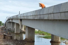 Sóc Trăng hợp long cầu Mạc Đĩnh Chi nối thành phố với cửa biển Trần Đề