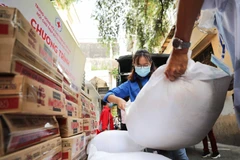 Bến Tre phân bổ nguồn gạo hỗ trợ cho người dân gặp khó khăn