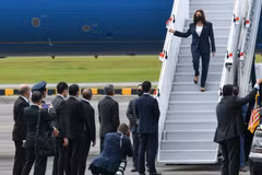 [Video] Hình ảnh Phó Tổng thống Mỹ Kamala Harris tới Singapore