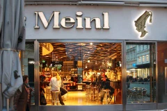 Áo: Khai tử logo thương mại gần trăm tuổi do phân biệt chủng tộc